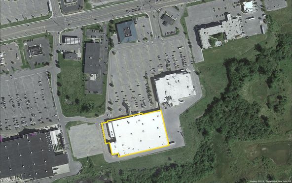 The Plaza at Salmon Run: 21082 Pioneer Plaza Dr, Watertown, NY 13601